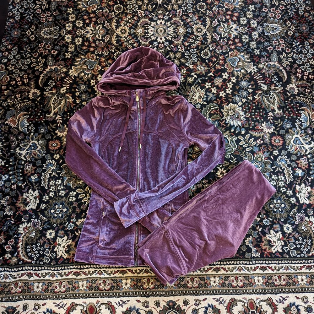 Bundle of Lululemon Define Hooded Jacket *Velvet and Wunder Lounge Leggings